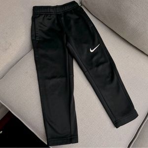 EUC Nike ✔️ Boys Dri-Fit Joggers Size 5 - Black